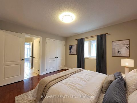 Photo 19 at 10 Conover Avenue, Bayview Northeast, Aurora