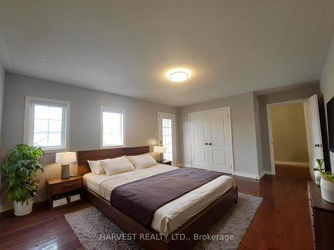 Photo 23 at 10 Conover Avenue, Bayview Northeast, Aurora