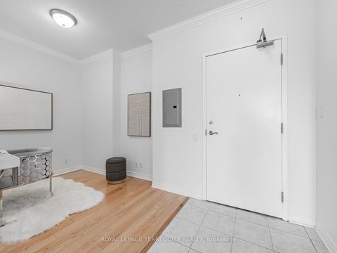 Photo 3 at 215 - 11121 Yonge Street, Devonsleigh, Richmond Hill