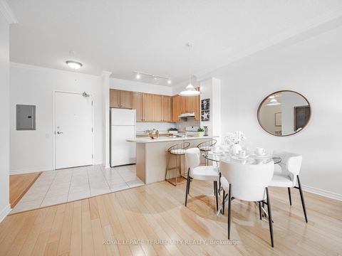 Photo 11 at 215 - 11121 Yonge Street, Devonsleigh, Richmond Hill