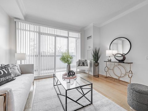 Photo 13 at 215 - 11121 Yonge Street, Devonsleigh, Richmond Hill
