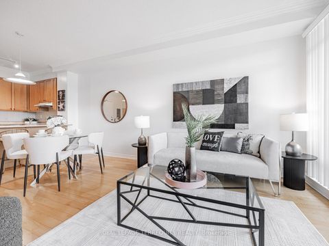 Photo 15 at 215 - 11121 Yonge Street, Devonsleigh, Richmond Hill
