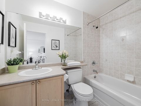 Photo 21 at 215 - 11121 Yonge Street, Devonsleigh, Richmond Hill