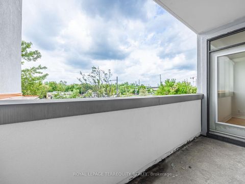 Photo 24 at 215 - 11121 Yonge Street, Devonsleigh, Richmond Hill