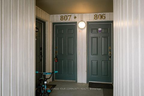 Photo 2 at 807 - 75 Weldrick Road E, Observatory, Richmond Hill
