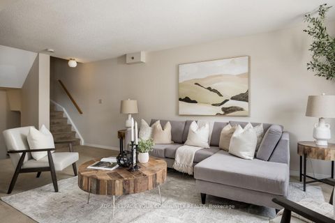 Photo 4 at 807 - 75 Weldrick Road E, Observatory, Richmond Hill