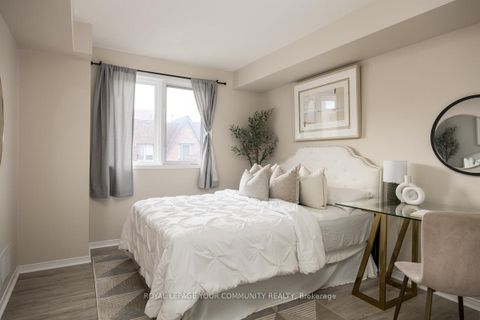 Photo 13 at 807 - 75 Weldrick Road E, Observatory, Richmond Hill