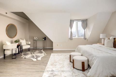 Photo 16 at 807 - 75 Weldrick Road E, Observatory, Richmond Hill
