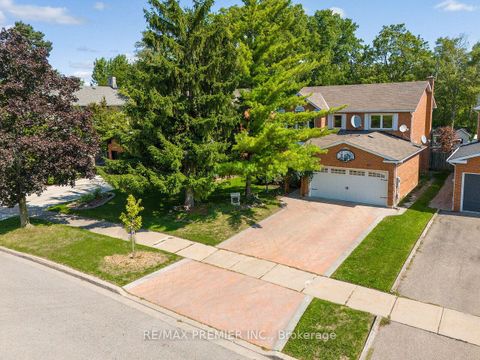 Photo 1 at 37 Belmont Crescent, Maple, Vaughan