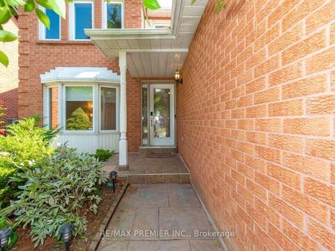 Photo 3 at 37 Belmont Crescent, Maple, Vaughan