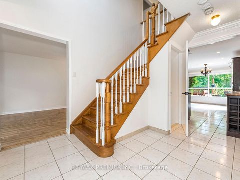 Photo 5 at 37 Belmont Crescent, Maple, Vaughan