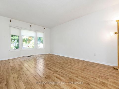 Photo 8 at 37 Belmont Crescent, Maple, Vaughan