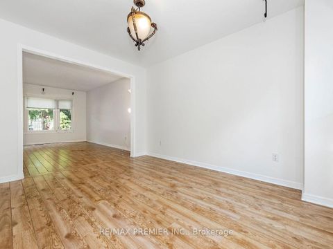Photo 9 at 37 Belmont Crescent, Maple, Vaughan