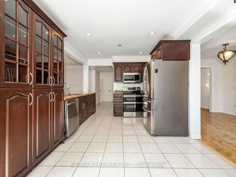 Photo 10 at 37 Belmont Crescent, Maple, Vaughan