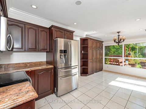 Photo 12 at 37 Belmont Crescent, Maple, Vaughan