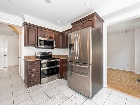 Photo 13 at 37 Belmont Crescent, Maple, Vaughan