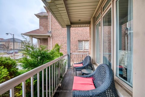 Photo 2 at 2218 Hatfield Drive, WM Westmount, Oakville