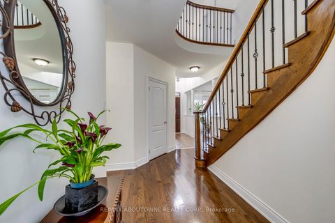 Photo 10 at 2218 Hatfield Drive, WM Westmount, Oakville