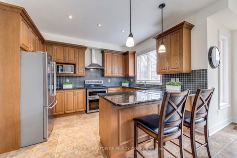 Photo 15 at 2218 Hatfield Drive, WM Westmount, Oakville