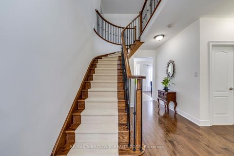 Photo 18 at 2218 Hatfield Drive, WM Westmount, Oakville