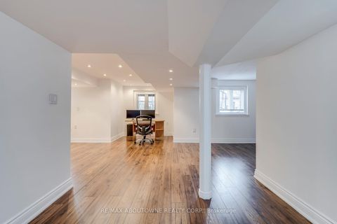 Photo 34 at 2218 Hatfield Drive, WM Westmount, Oakville