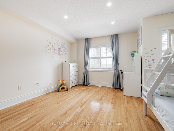 Photo 15 at 22 Espana Lane, Willowdale East, Toronto