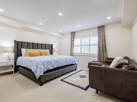 Photo 10 at 22 Espana Lane, Willowdale East, Toronto