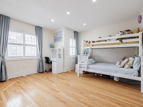 Photo 14 at 22 Espana Lane, Willowdale East, Toronto