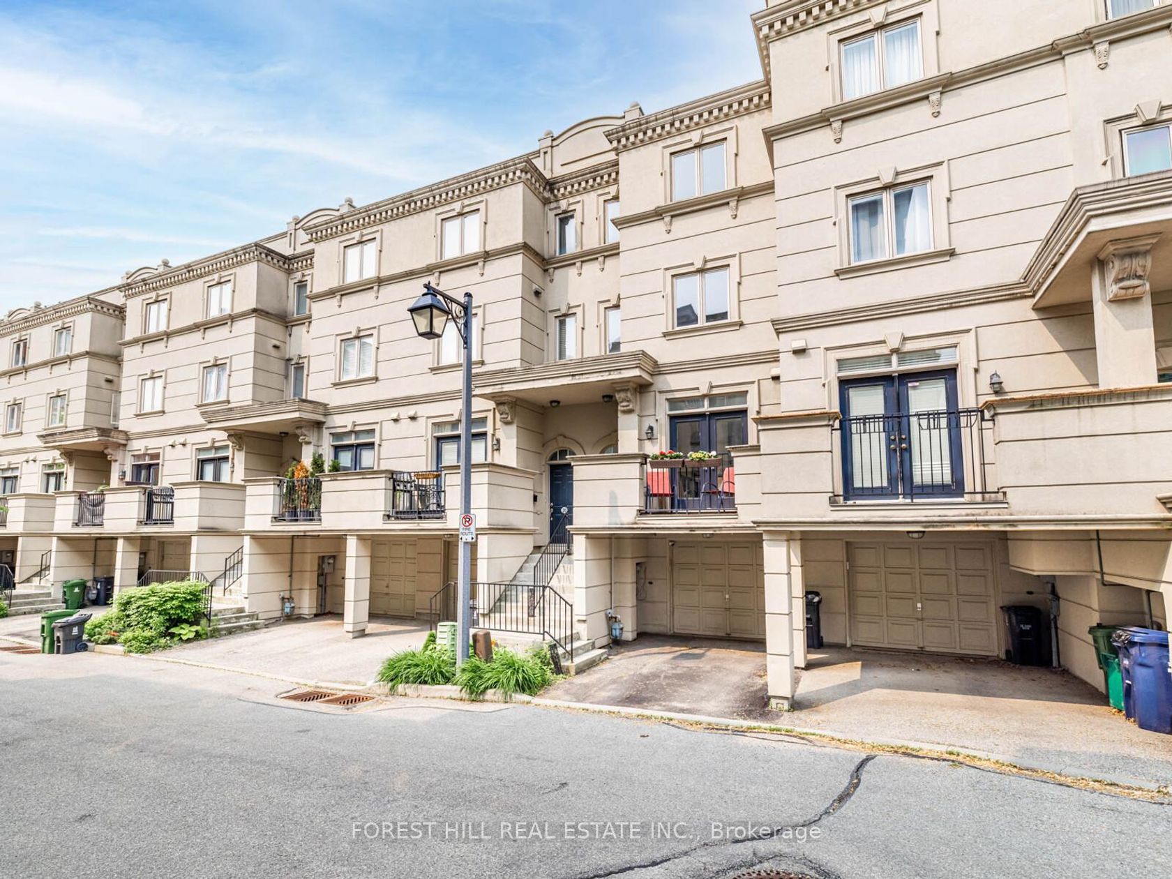 22 Espana Lane, Willowdale East, Toronto 