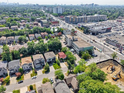 Photo 21 at 547 Douglas Avenue, Nortown, Toronto