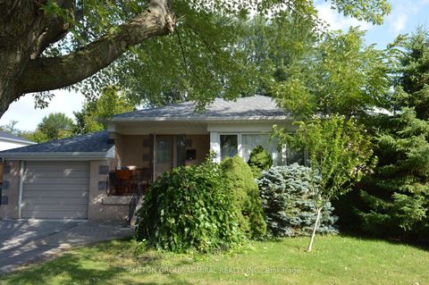 Photo 3 at 52 Acton Avenue, Bathurst Manor, Toronto