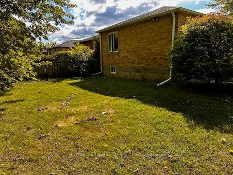 Photo 12 at 52 Acton Avenue, Bathurst Manor, Toronto