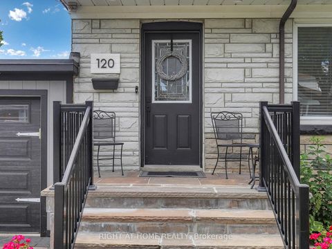 Photo 2 at 120 Marchington Circle, Maryvale, Toronto