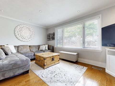 Photo 3 at 120 Marchington Circle, Maryvale, Toronto