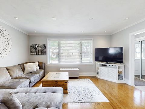 Photo 6 at 120 Marchington Circle, Maryvale, Toronto