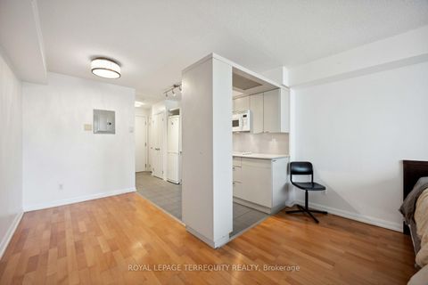 Photo 1 at 729 - 111 Elizabeth Street, Bay Street Corridor, Toronto