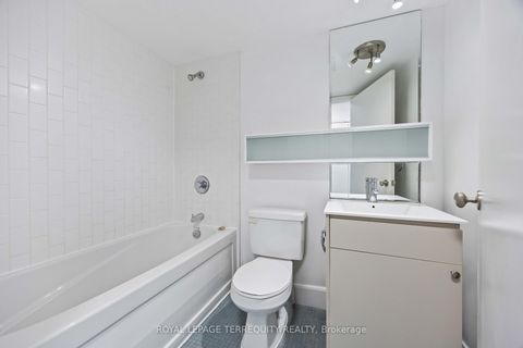 Photo 13 at 729 - 111 Elizabeth Street, Bay Street Corridor, Toronto