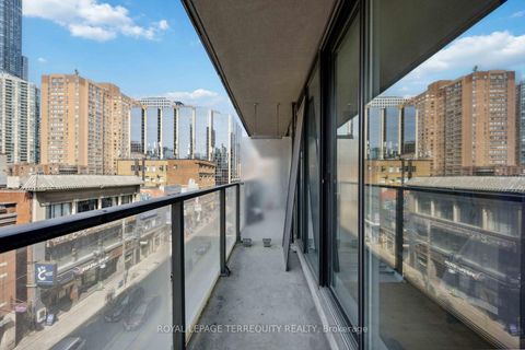 Photo 16 at 729 - 111 Elizabeth Street, Bay Street Corridor, Toronto