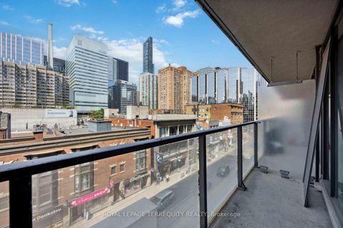 Photo 17 at 729 - 111 Elizabeth Street, Bay Street Corridor, Toronto