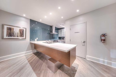 Photo 29 at 729 - 111 Elizabeth Street, Bay Street Corridor, Toronto