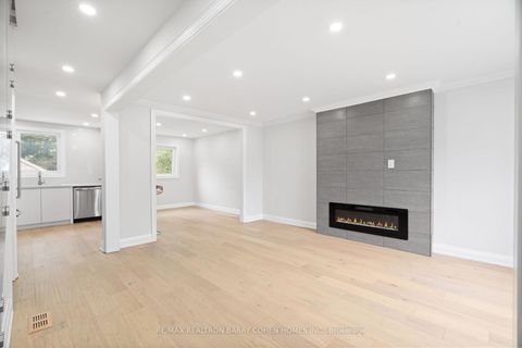 Photo 4 at 918 Eglinton Avenue E, Leaside, Toronto