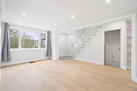 Photo 9 at 918 Eglinton Avenue E, Leaside, Toronto