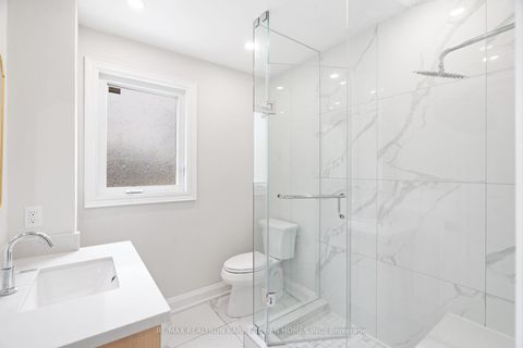 Photo 29 at 918 Eglinton Avenue E, Leaside, Toronto