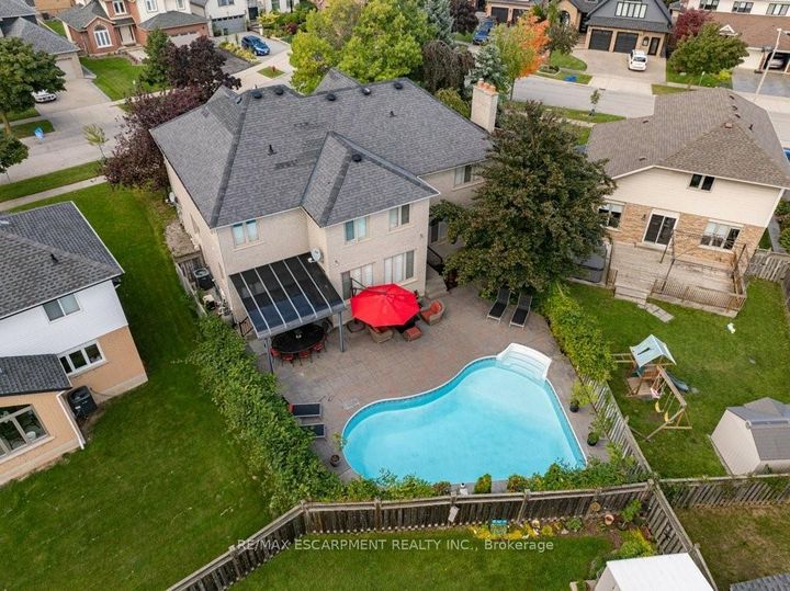 Photo 3 at 35 Lido Drive, Winona Park, Hamilton