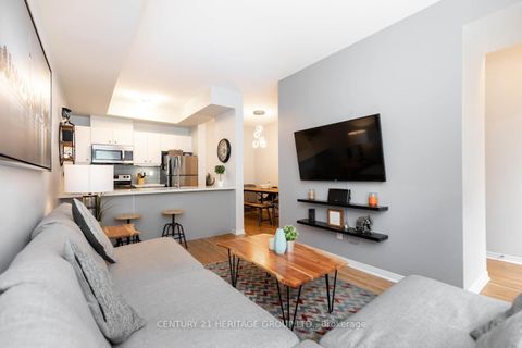 Photo 2 at 44 - 68 Winston Park Boulevard, CFB, Toronto
