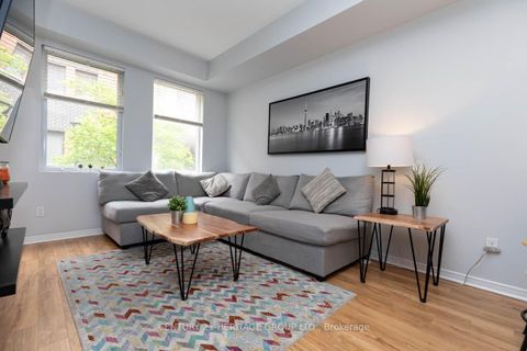 Photo 3 at 44 - 68 Winston Park Boulevard, CFB, Toronto