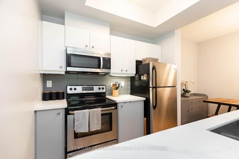Photo 8 at 44 - 68 Winston Park Boulevard, CFB, Toronto