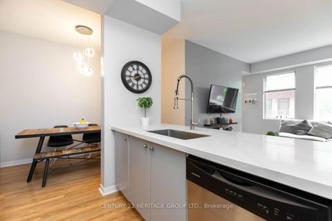 Photo 9 at 44 - 68 Winston Park Boulevard, CFB, Toronto