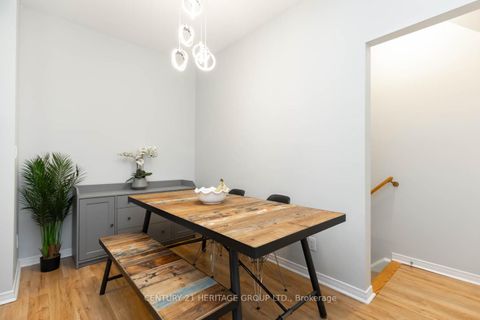 Photo 10 at 44 - 68 Winston Park Boulevard, CFB, Toronto