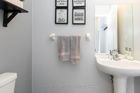 Photo 11 at 44 - 68 Winston Park Boulevard, CFB, Toronto
